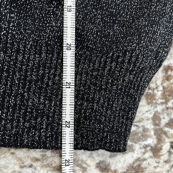 Liz Claiborne, Mock Neck Shirt Sleeve Top, Sz L, NWT - Picture 7 of 8